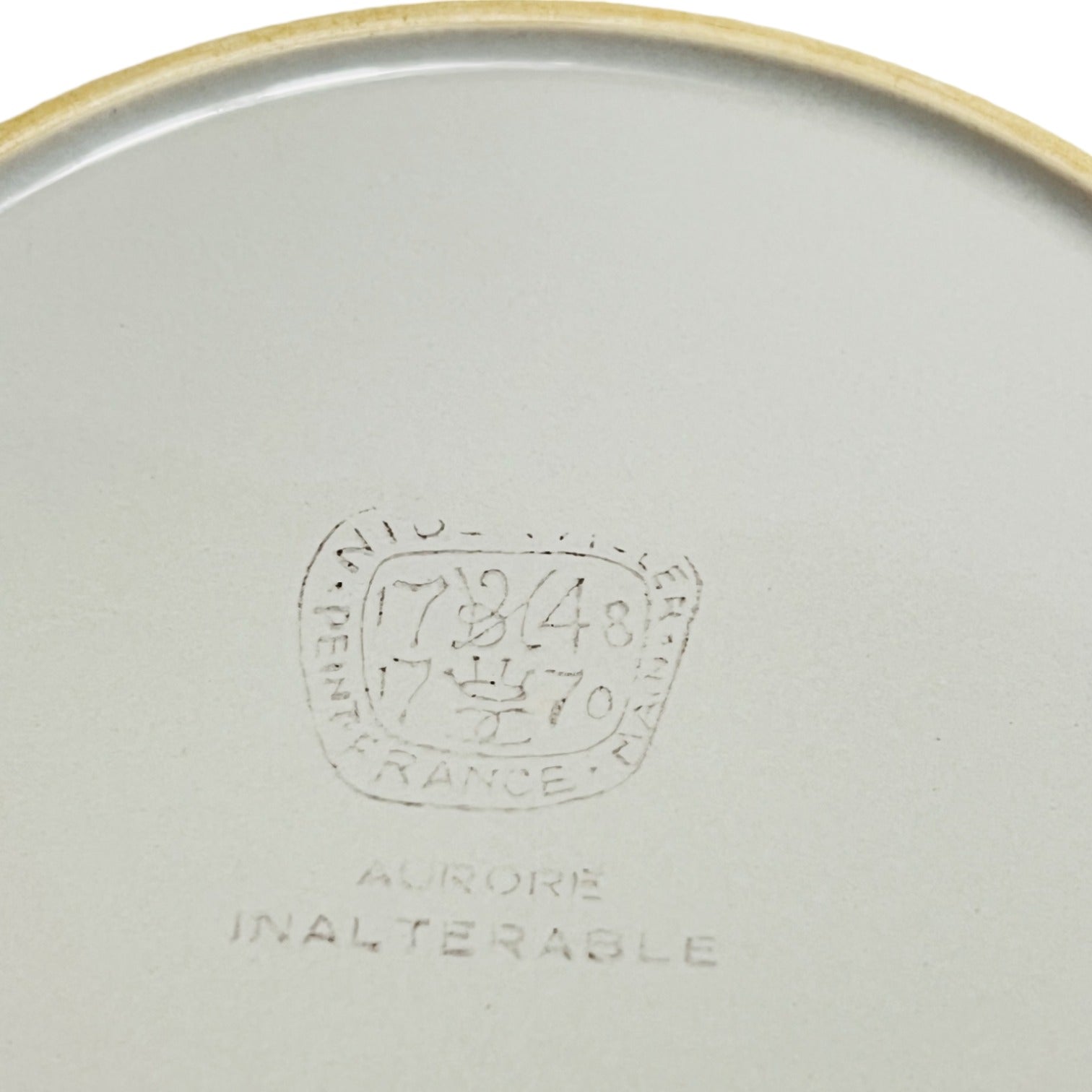 Assiette creuse en porcelaine rose de Niderviller - modèle Aurore