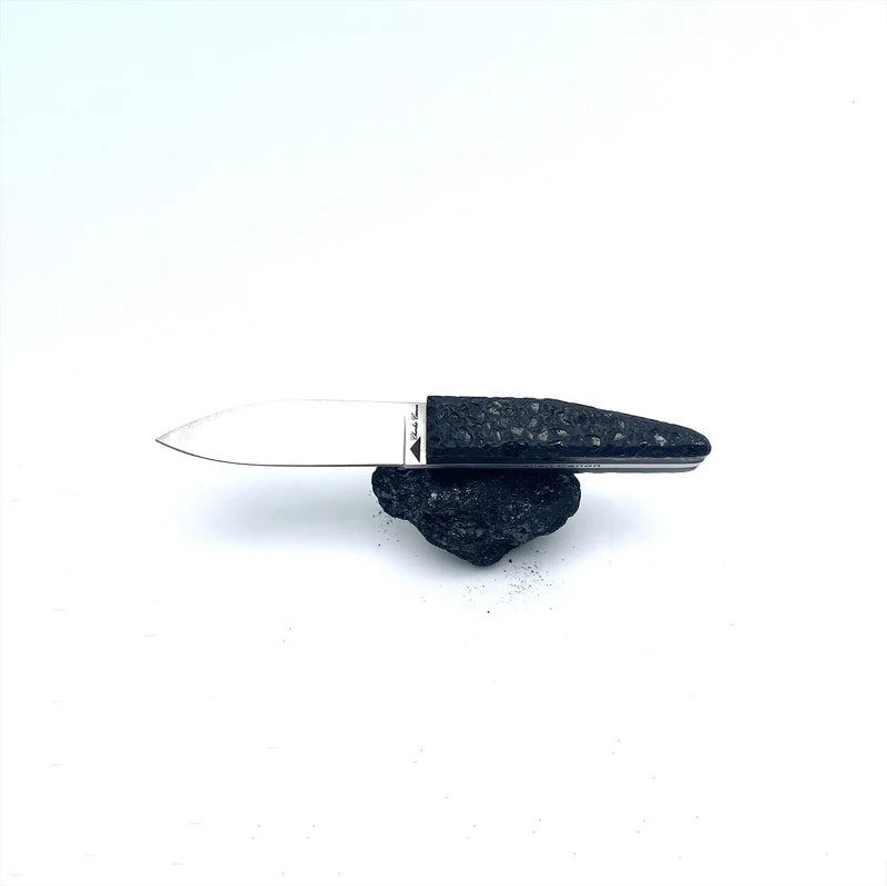 Petit couteau à huitre manche en charbon brut