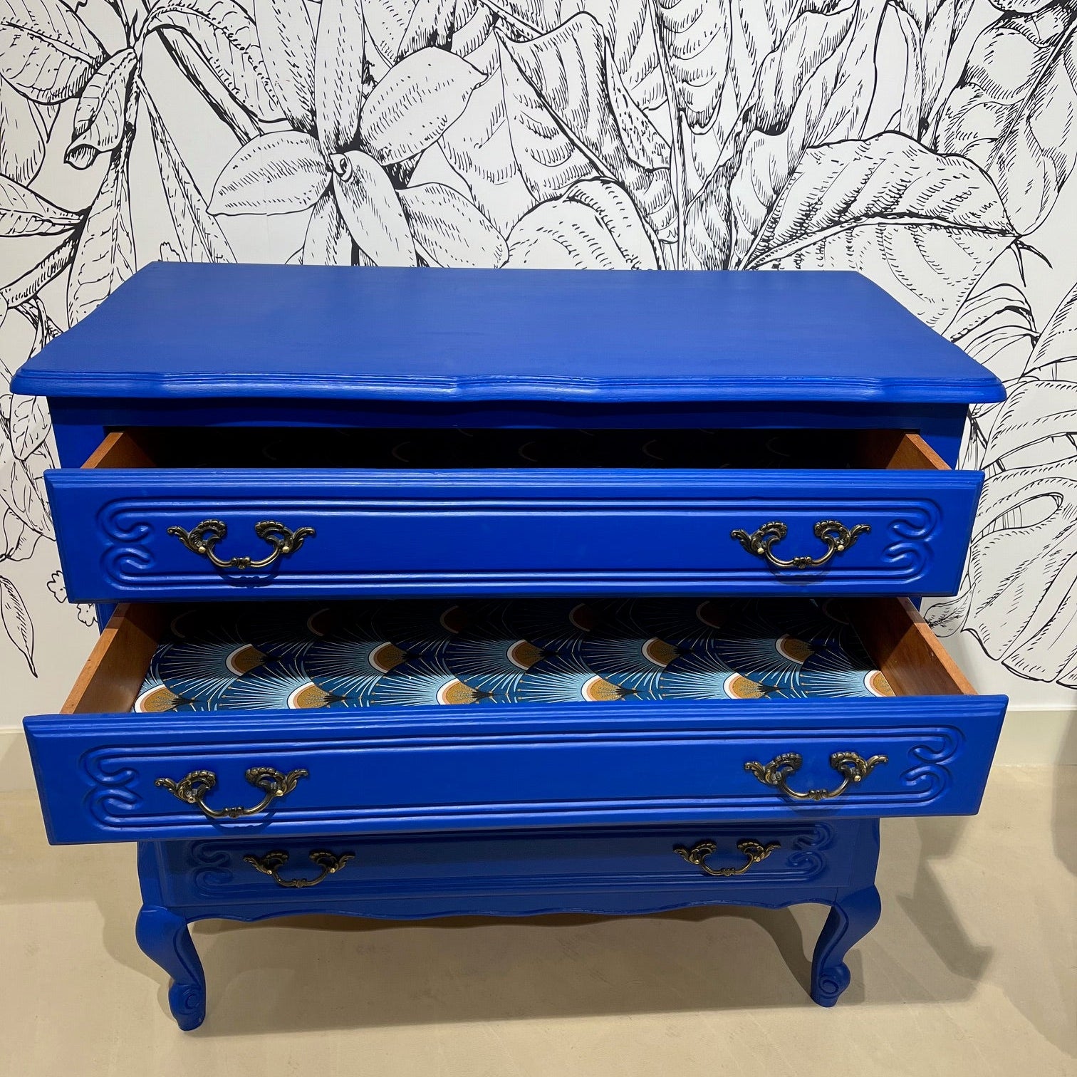 Commode ancienne bleu roi