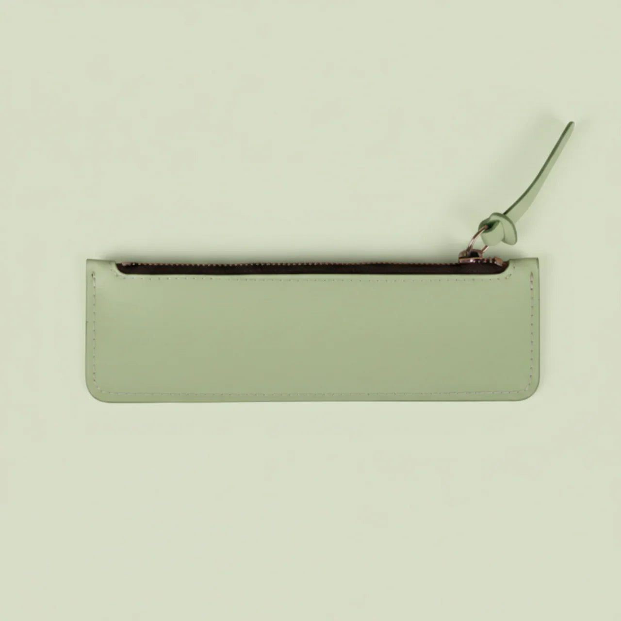 Trousse plate en cuir recyclé - Vert Nil