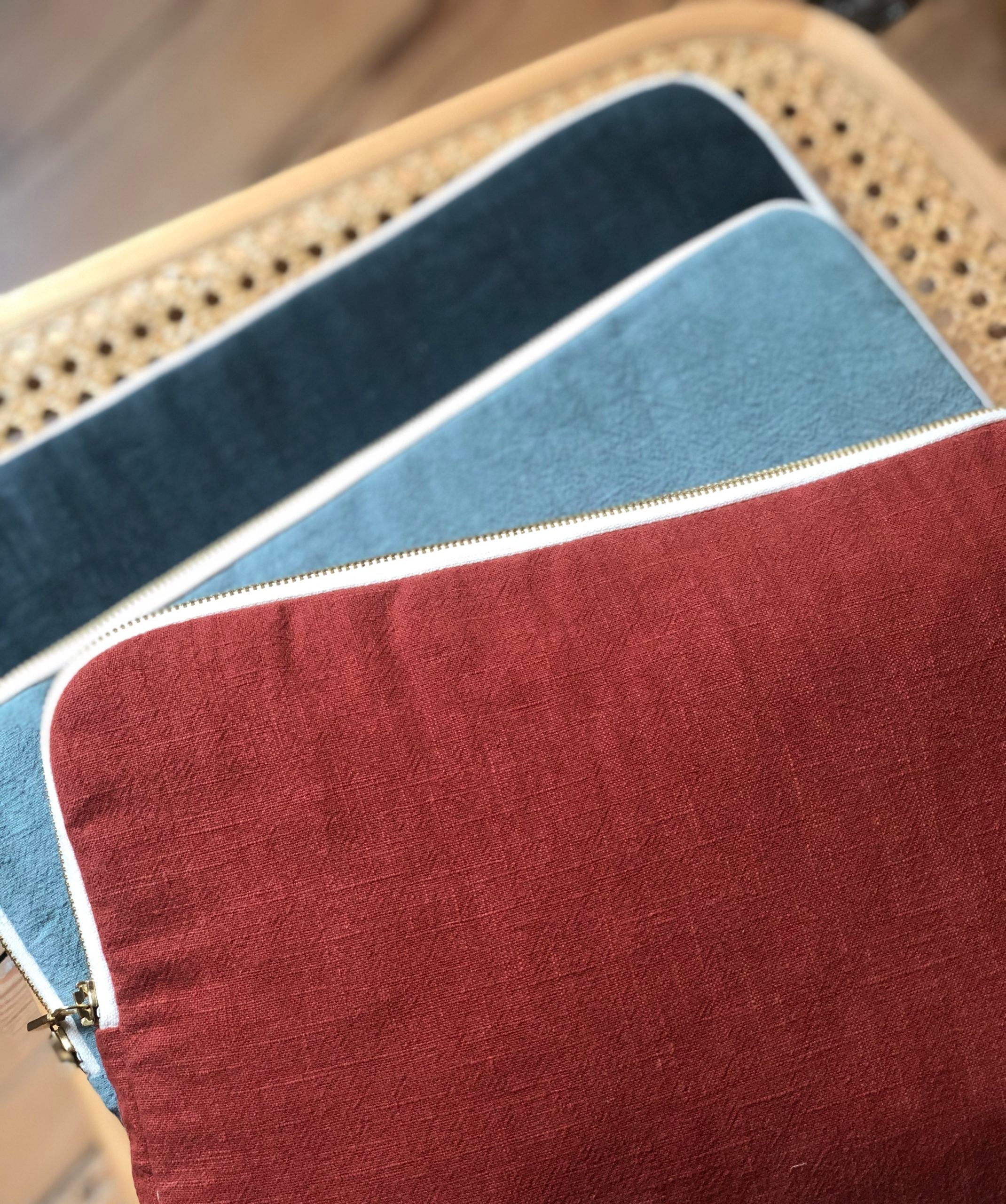 Housse ordinateur 15" en lin - bleu salé