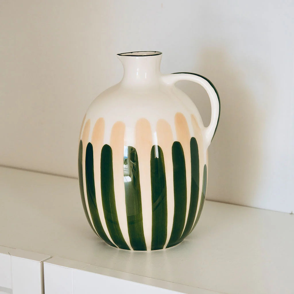 Pichet en céramique à rayures vert et beige
