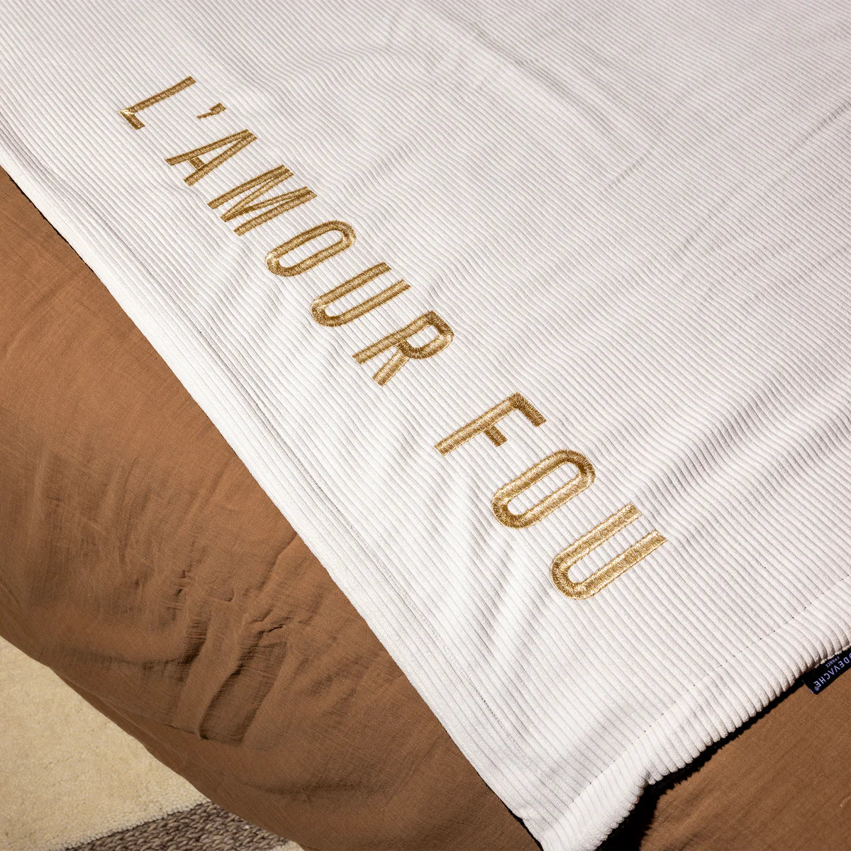 Plaid en velours côtelé blanc brodé - 120 x 180 cm