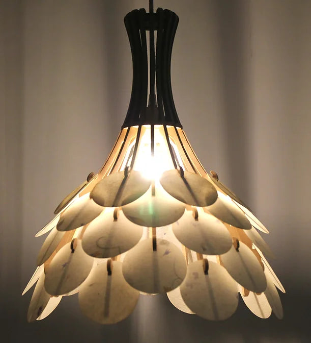 Suspension FRAGILE en bois et papier artisanal