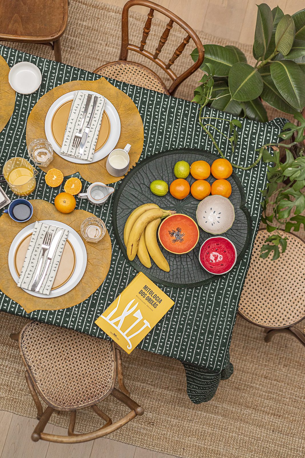 Nappe en lin vert foncé - 300x 136 cm