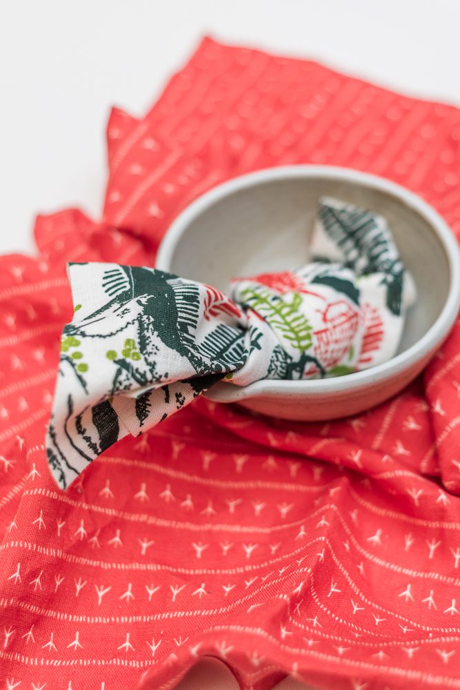 Chemin de table en lin rouge- 45 x 136 cm