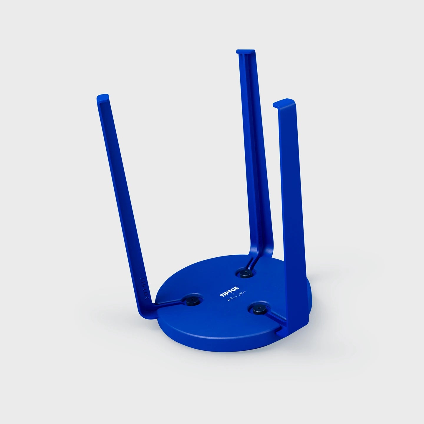 Tabouret LOU x Klein Blue®