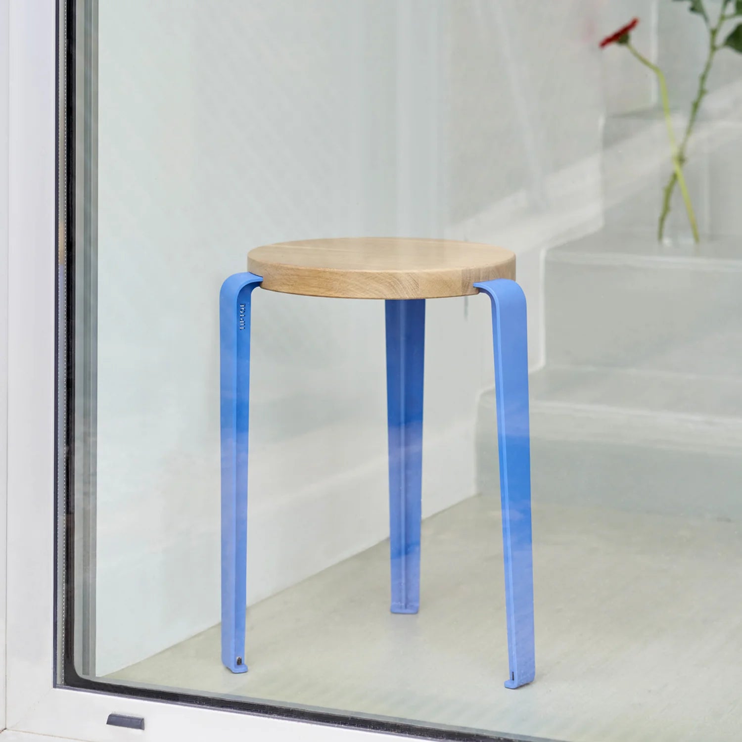Tabouret LOU assise en chêne - Bleu Azur