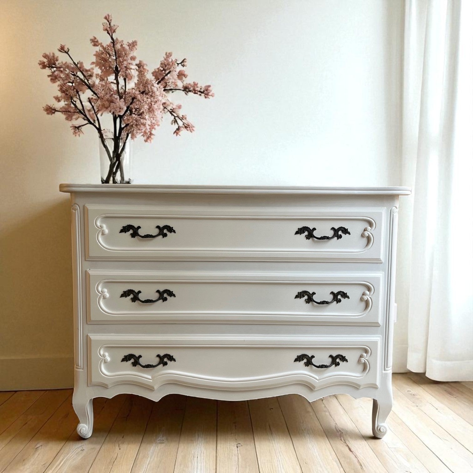 Commode ancienne blanche
