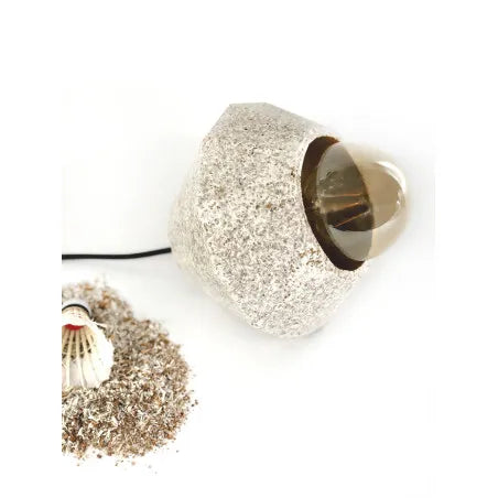 Lampe à poser SEPALUM - volants de badminton recyclé