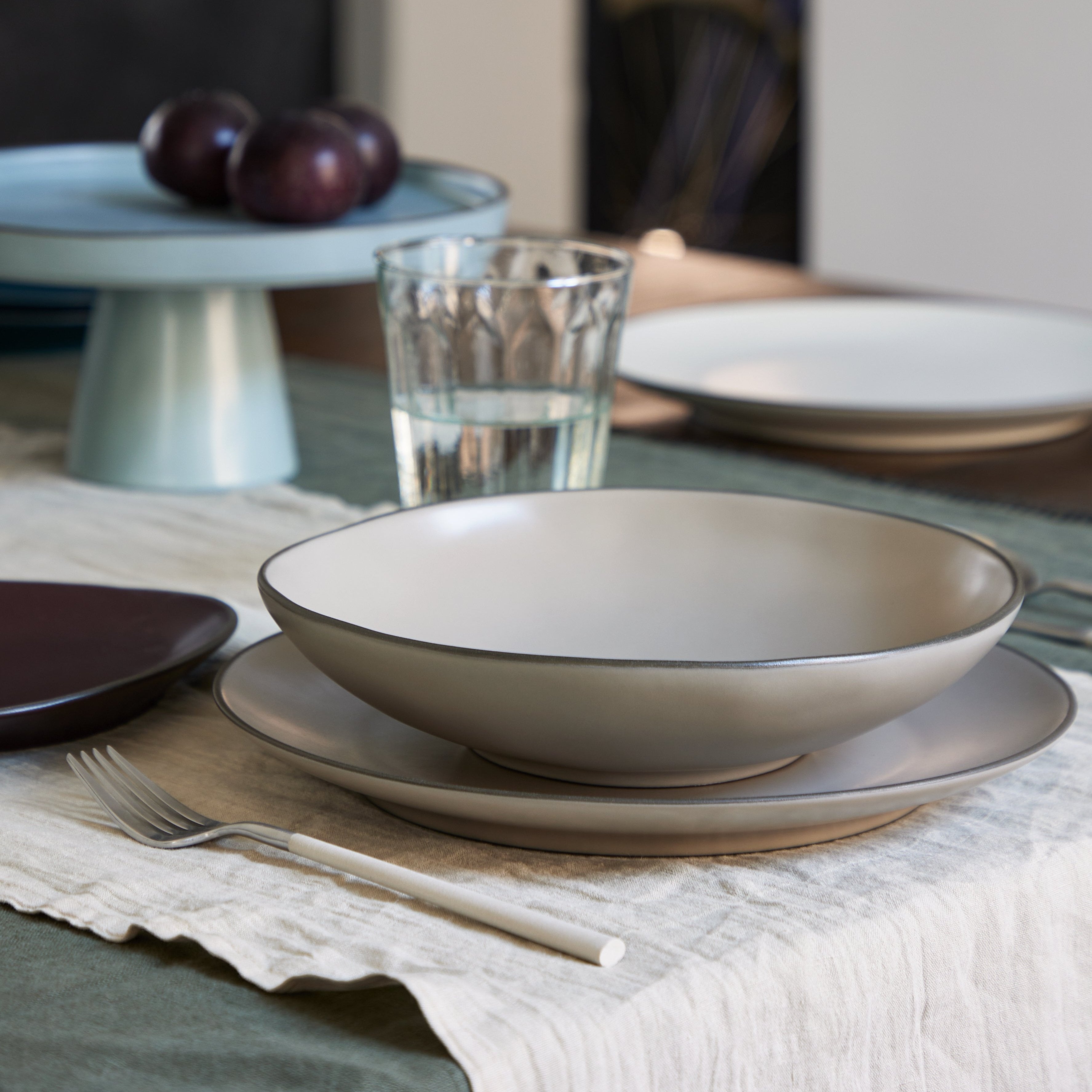Assiette creuse Stacked - blanc cassé - 23cm