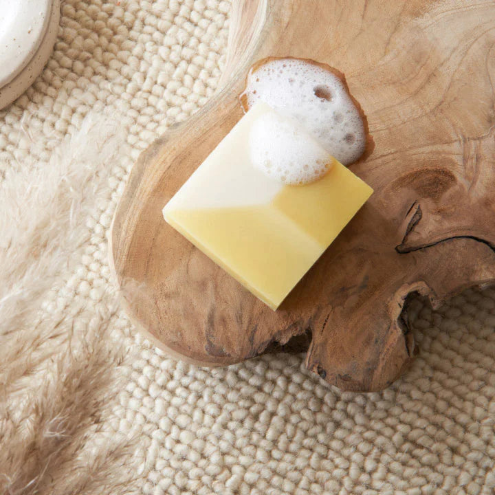 Savon visage fenêtre surgras certifié bio | coco, colza, sésame, curcuma