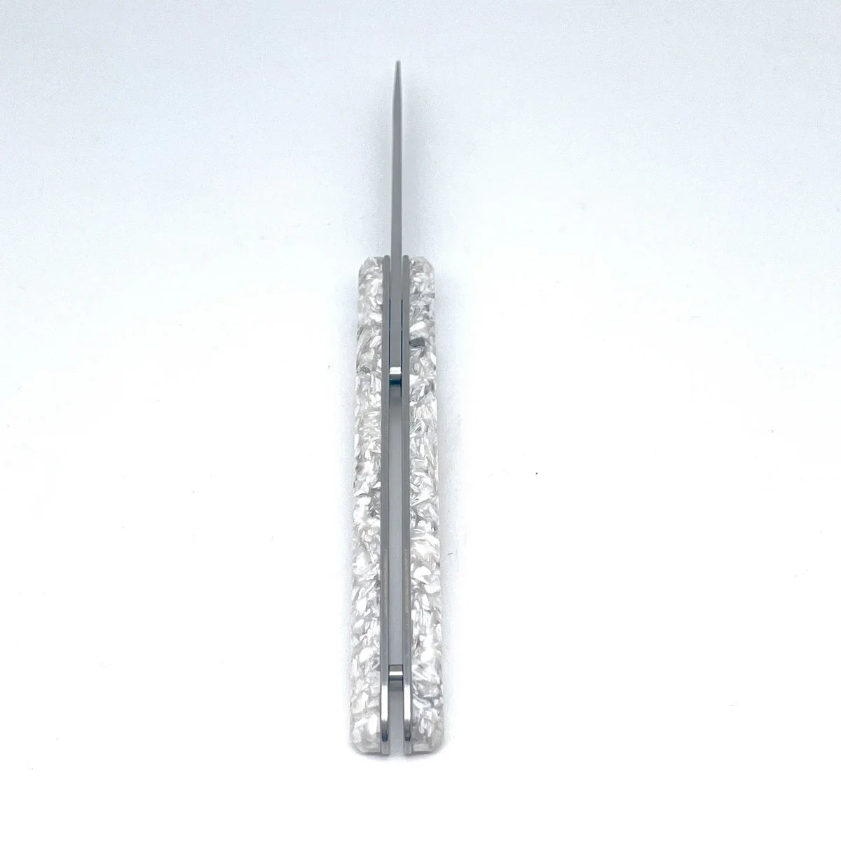 Couteau piémontais manche en coquilles d'huitres