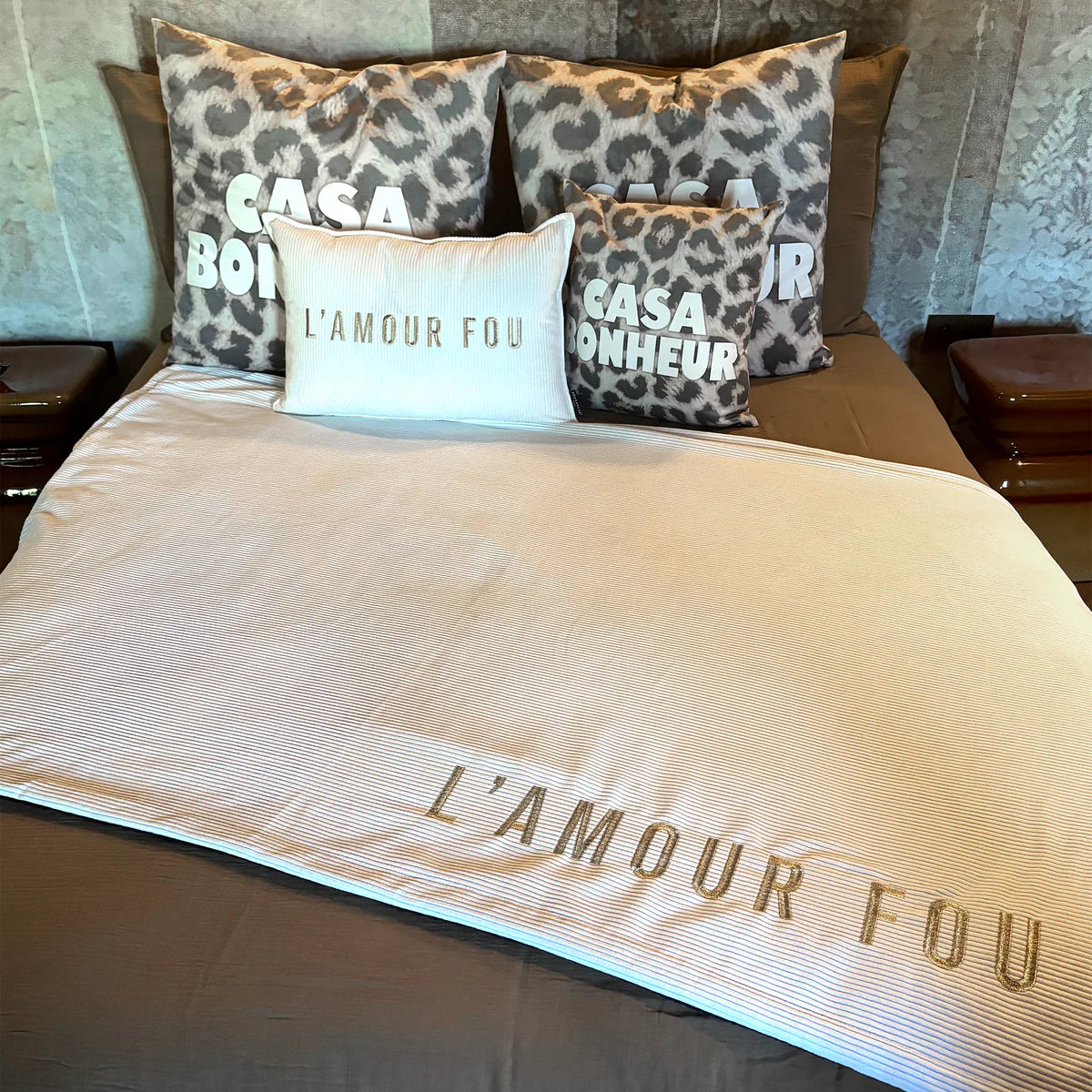 Plaid en velours côtelé blanc brodé - 120 x 180 cm