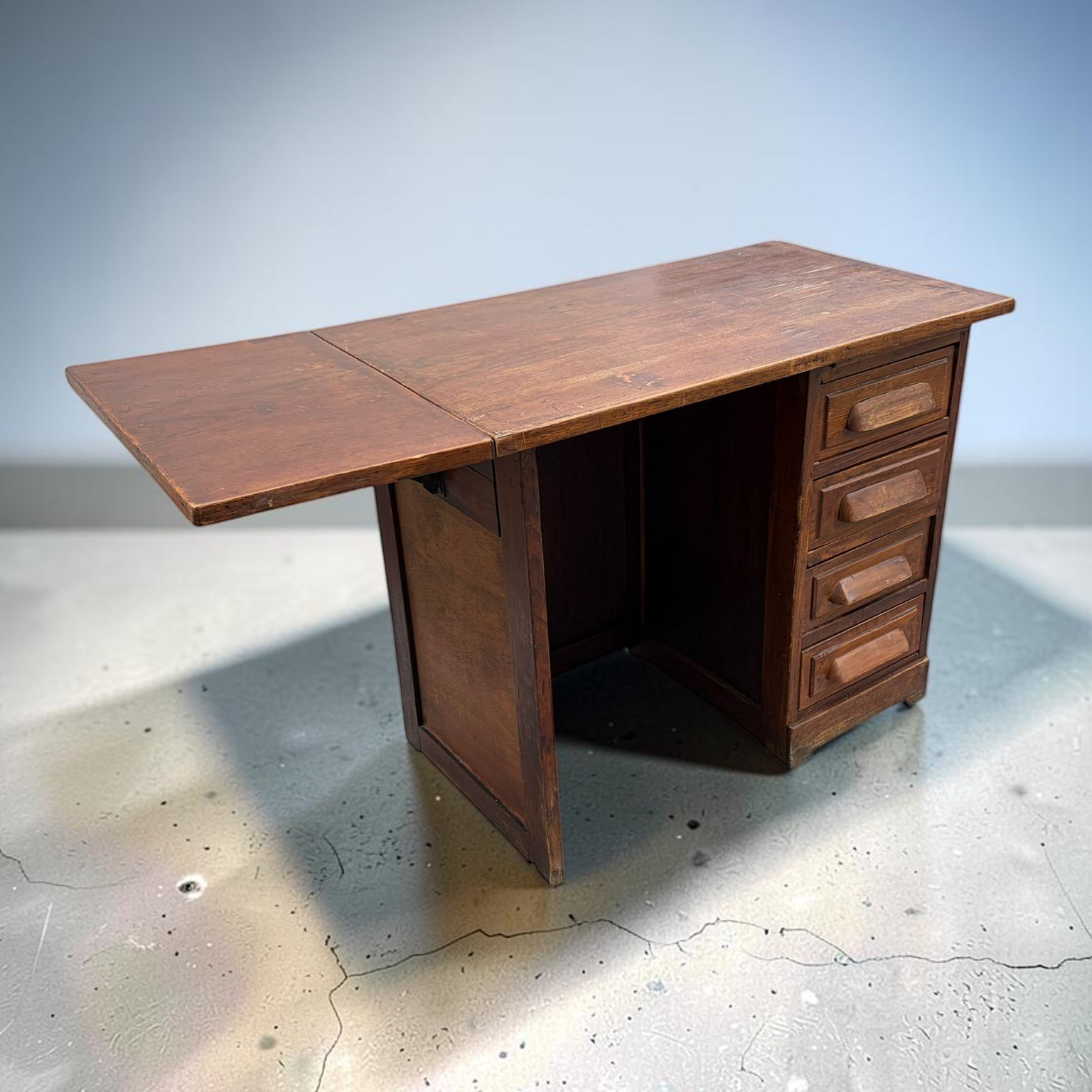 Bureau vintage en bois NewUsed Collection avec plateau extensible et colonne de quatre tiroirs de rangement