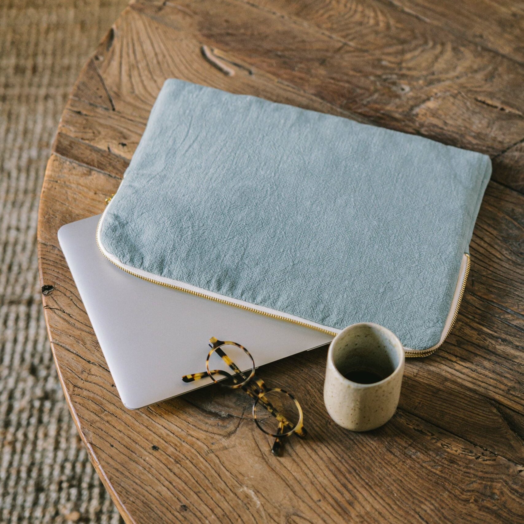 Housse ordinateur 15" en lin - celadon